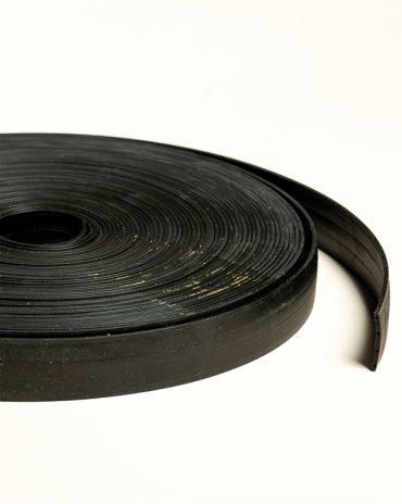 Steel-Reinforced Rubber Strap 20 m | Maison Douineau