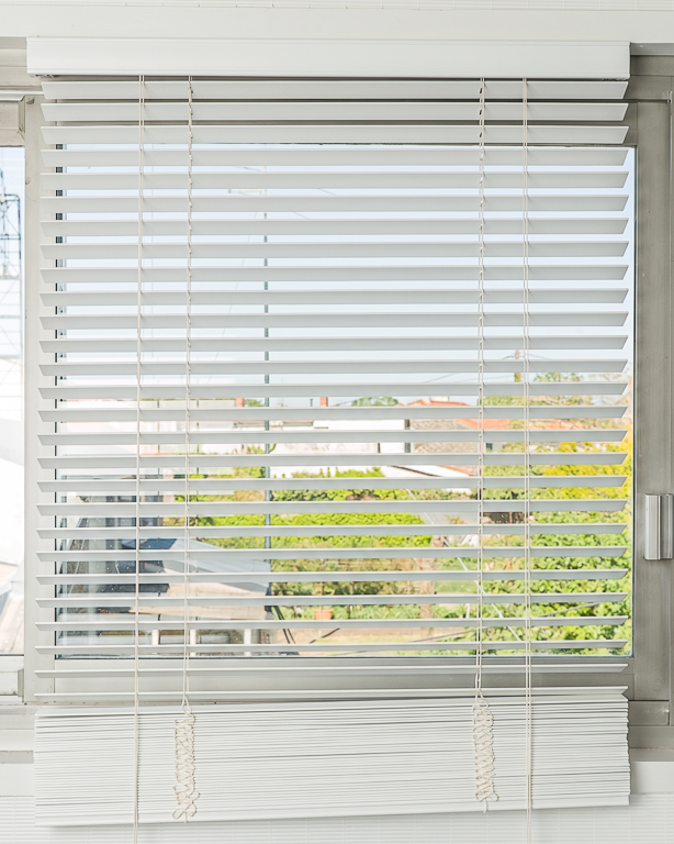 Wooden Blind White 35 mm | Maison Douineau