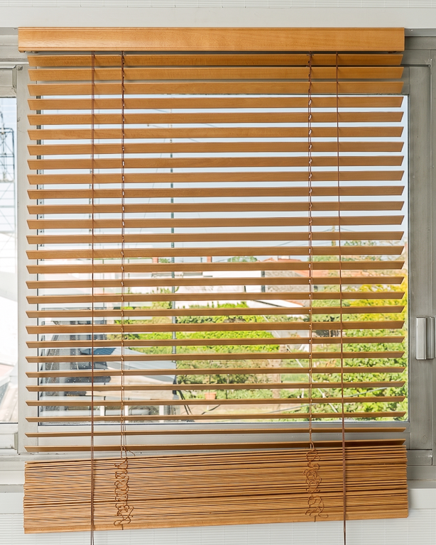 Wooden Blind Light Beech 35 mm | Maison Douineau