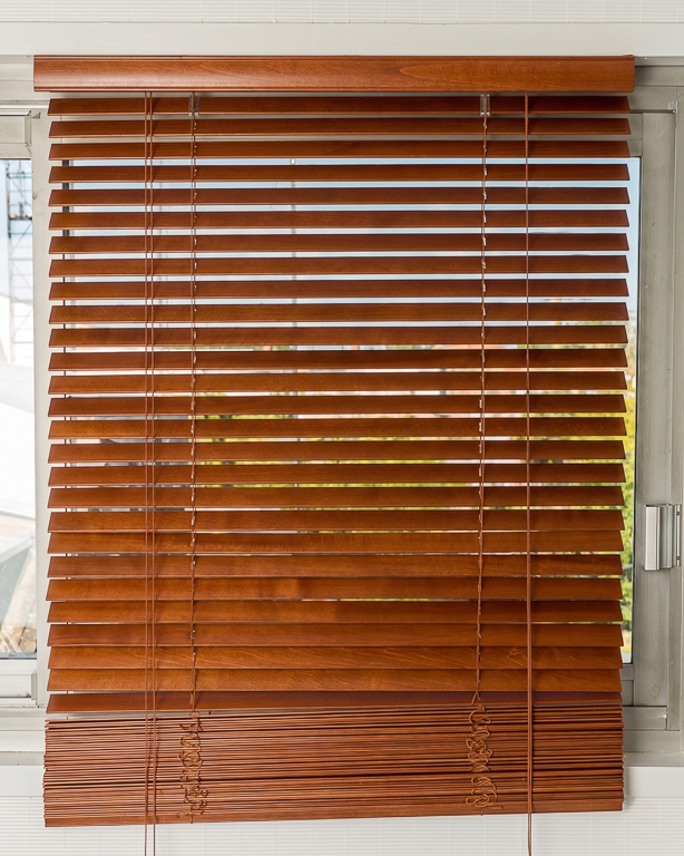 Wooden Blind Dark Cherry 50 mm | Maison Douineau