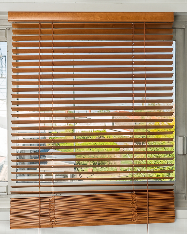 Wooden Blind Dark Cherry 50 mm | Maison Douineau