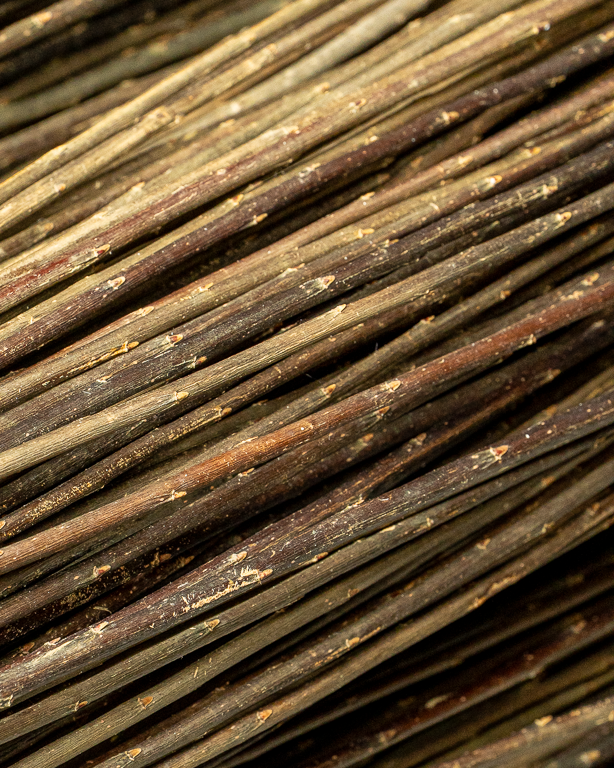 Dark Raw Willow – Purpurea Daphnoides | Maison Douineau