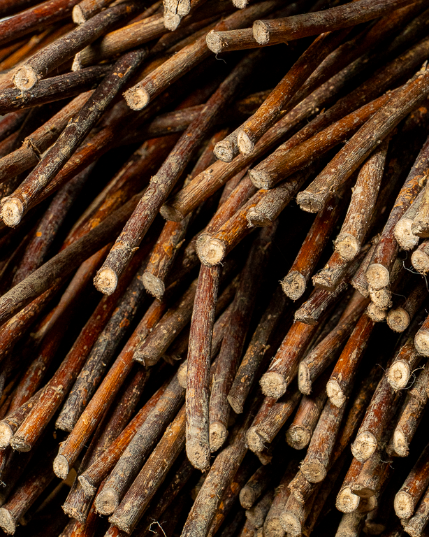 Robust Raw Willow – Belgian Red | Maison Douineau
