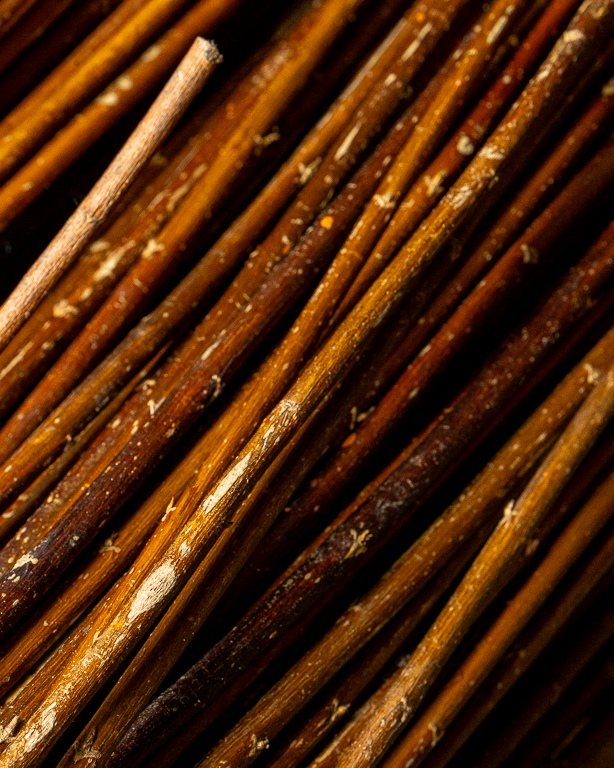 Robust Raw Willow – Belgian Red | Maison Douineau
