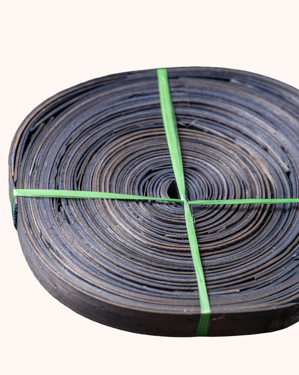 Blue Flat Wood Skein – Finishing | Maison Douineau