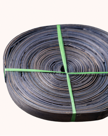 Blue Flat Wood Skein – Finishing | Maison Douineau