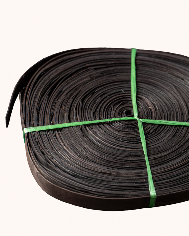 Éclisse Bois Plate Noire – Finition | Maison Douineau