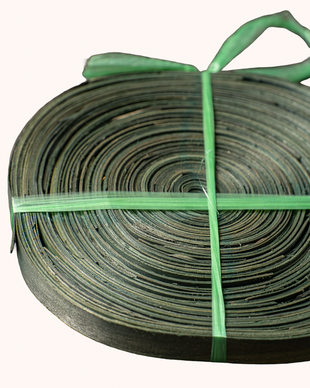 Green Flat Wood Skein – Finishing | Maison Douineau