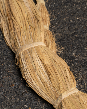 Seat Raffia – Re-seating | Maison Douineau